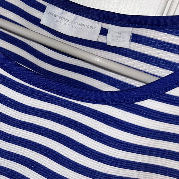 NY & Co. Women’s Navy & White Striped Casual Top with Crisscross Detail Sz-M - Picture 4 of 6
